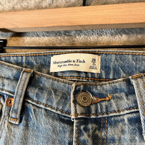Abercrombie & Fitch High Rise Mom Jeans Size 26 Regular Distressed - Picture 4 of 8